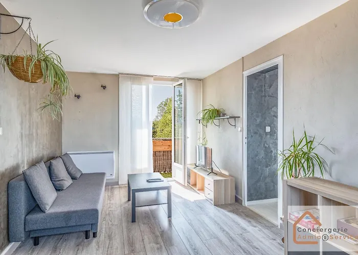 Jolie T3 50m² (+-), balcon, parking, commodités
