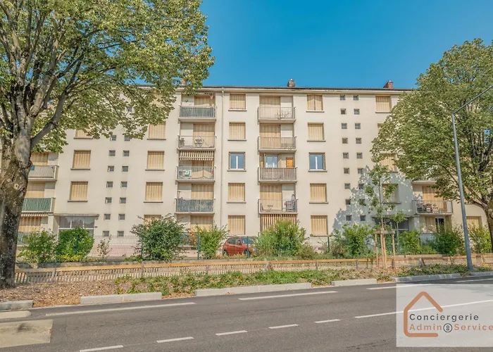 Jolie T3 50m² (+-), balcon, parking, commodités