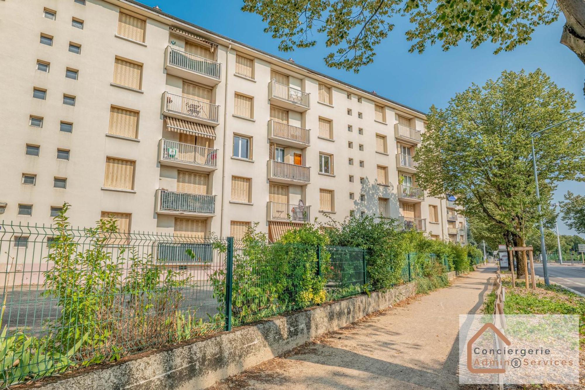 Jolie T3 50m² Apartamento Vénissieux